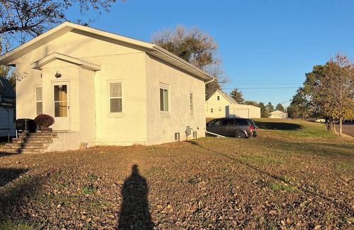 Hettinger House | Cozy 1-bedroom house in Hettinger!