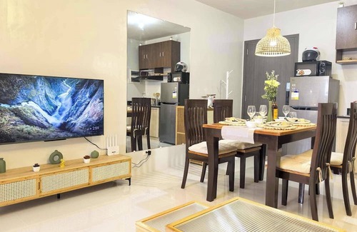 Puerto Princesa City Centre Condo | Cozy Studio with Balcony in Palawan Smart Lock, Near Airport, Netflix, Free Wifi