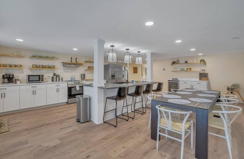 Manning House | Marvelous Manning - 4Bdr + Game Room +Waterfront!