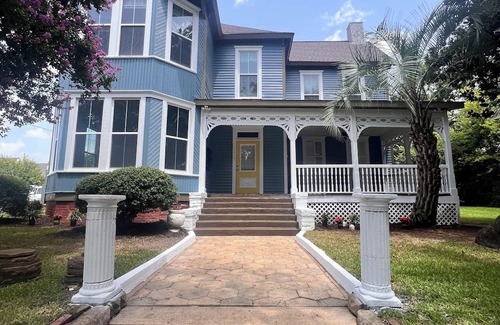 Americus Apartment | Oasis Retreat Charming, newly renovated 1/1 in the heart of downtown