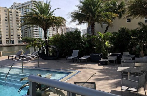 Hallandale Beach Apartment | BEACHWALK, Beautiful Studio with Beach Club