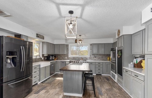 Decatur House | Huge Estate Property w/indoor pool, sauna, hot tub, sleeps up to 28 Weddings!