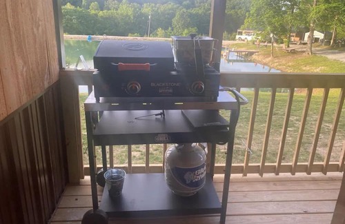 Wallingford House | Lazy Lake Cabin 1! Pet Friendly