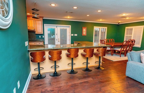 Slidell House | Waterfront! Artlive Residence.