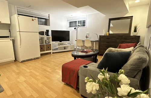 Pierrefonds-Roxboro Apartment | Cosy Apartment house