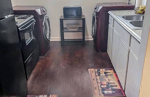 Birmingham Apartment | Cozy 2 Bedroom in Ensley Close to DTown and Quiet!