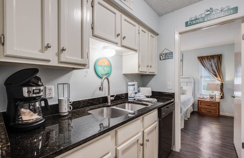 Port Aransas Condo | Roomy 1 BDRM Large Pool w/a Private Courtyard and a 5 Min Walk to the Beach