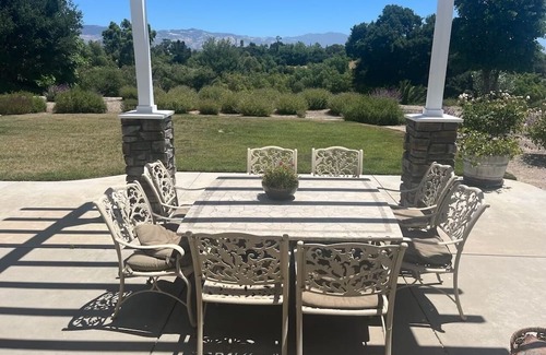 Santa Ynez House | 5-bedroom ranch house on 5 acres with Mountain views in adorable Santa Ynez