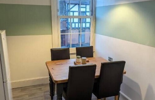 City Centre Apartment | Central Stratford. A stunning place to be that offers lots too do. With parking.