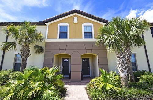 Bay Lake House | Gorgeous 4Bd TH Pool Windsor at Westside-2018WW