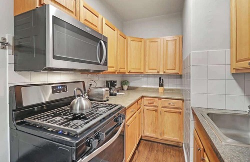 Ravenswood Apartment | Elegant & Stylishly 1BR Fully Furnished Apt