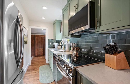 North End House | Boise Bungalow by Velo N End Studio w Hot Tub