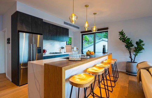 Fernhill House | Luxury Away - Belle Vue-AC-Fireplace-BBQ