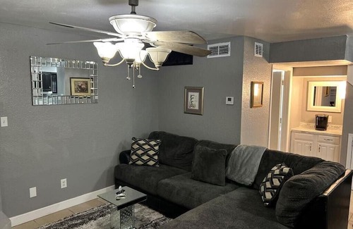 Shreveport Condo | 2-bedroom condo in lovely Shreveport with WiFi, AC