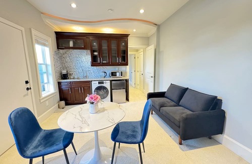 Seafair House | Cozy private one bedroom suite with living room near beautiful dyke