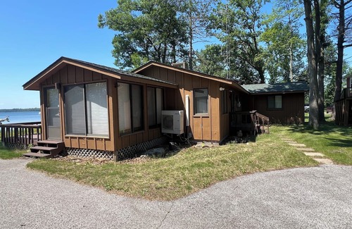 Sturgeon Lake Cabin | Charming 2-bedroom cabin in serene Sturgeon Lake with AC