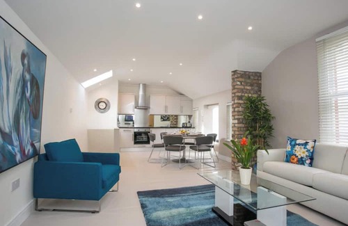 Ballsbridge Apartment | 3 Bedroom Apartment In the heart of Dublin 4