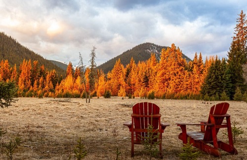 Rock Lake Cabin | Off-Grid Wilderness Cabin 1 with Mountain Views, Sauna, Canoes & Fishing