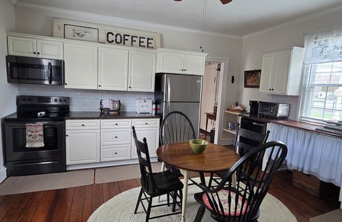 Andersonville House | Historic Farmhouse in the Dillwyn countryside. Not far from Farmville.