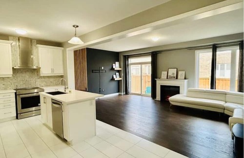 Brampton Apartment | Private Room in Brampton- Room 4