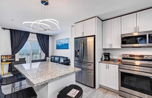 Marathon Apartment | Modern, Oceanfront Views Apartment in Marathon with a pool and a marina