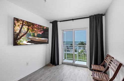 Marathon Apartment | Modern, Oceanfront Views Apartment in Marathon with a pool and a marina