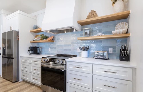 Kiska Beach House | Free Golf Cart-Heated Pool-Spa-5min Walk to Beach