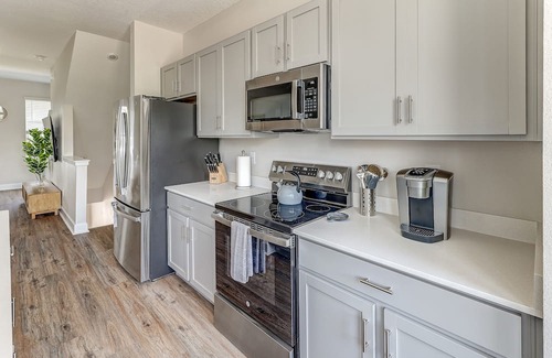 Tampa House | Stylish Midtown 3 Bedroom 4 Bathroom Pvt Garage, Family & Group Ready