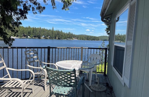 Newport Cabin | 3-bedroom lakefront cabin with WiFi, AC and a private dock. Bring the family!