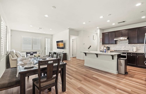 Ontario House | Comfort & Style Home Near the Airport