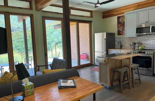 Malibu Apartment | Canyon View Apartment minutes from MALIBU beaches