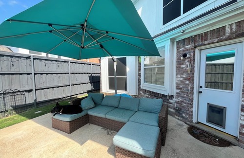 Rowlett House | Quiet guest room with WiFi, weightroom, and outdoor area.