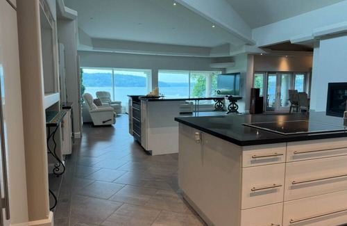Penetanguishene Cottage | Modern Waterfront Cottage on Georgian Bay – Family Retreat