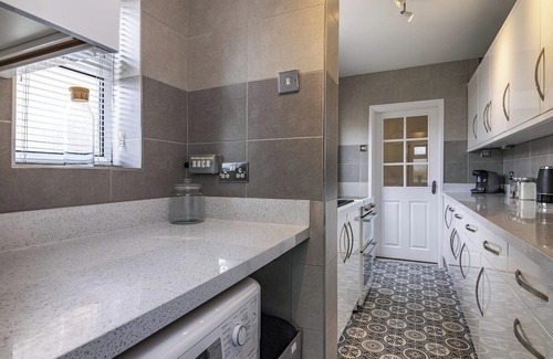 Eastwood House | Barber House by Proximity Short Stays