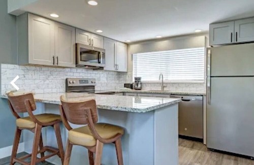 East Stroudsburg Villa | Charming 2-bedroom loft villa in East Stroudsburg with WiFi, fitness room