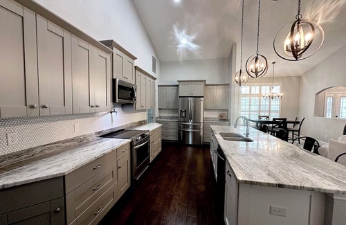 Ocala House | Elegant Ocala Oasis! n3bd/2ba home in desirable centrally located neighborhood!