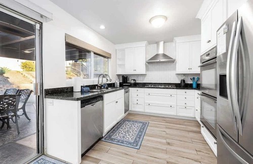 Rancho Bernardo House | 5 Bedroom Home With Firepit
