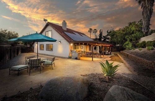 Rancho Bernardo House | 5 Bedroom Home With Firepit