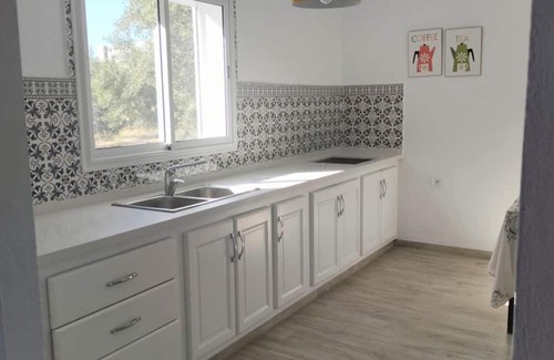 Sakiet Ezzit House | Quiet house with garden Pets welcome
