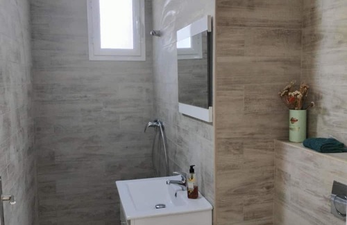 Sakiet Ezzit House | Quiet house with garden Pets welcome
