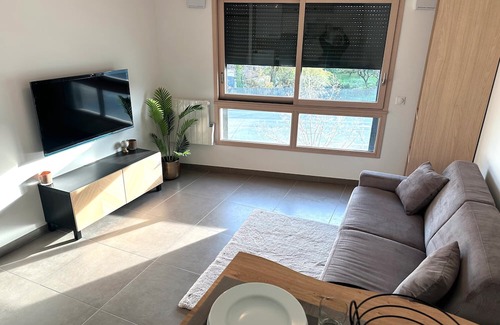 Ferney-Voltaire Apartment | Apartment 'Moderne Genève - Ferney' with Wi-Fi