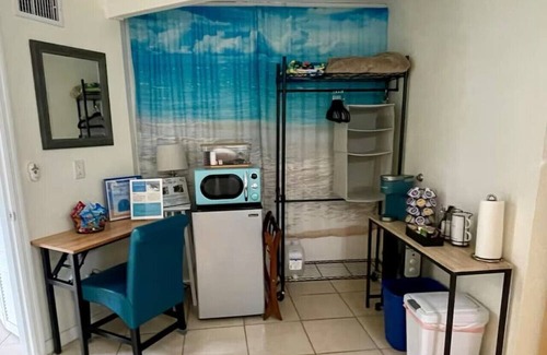 Cocoa Beach House | DolSeaside Serenity at Dolphin Den: Kayaks, Bikes & Beachside Bliss in Cocoa Beachphin Den - Cozy Studio 3 blocks to Beach