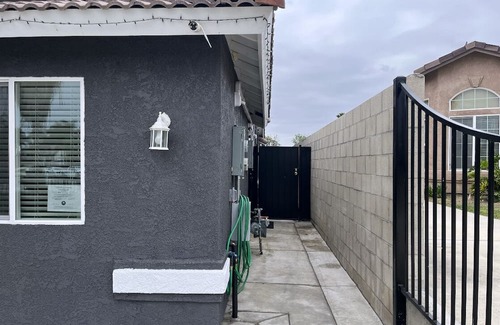 Oildale House | New ADU - Charming 1-bedroom house with AC, WiFi in fabulous Bakersfield