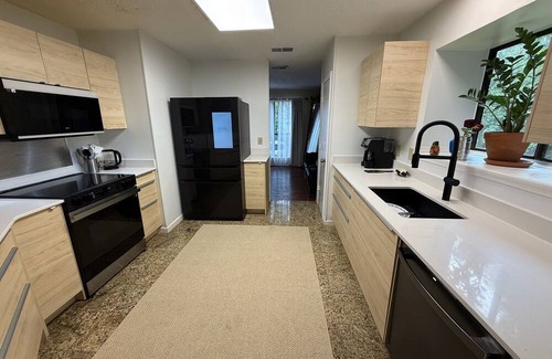 Lawrenceville House | Close to I-85 - Pet Friendly - Fenced in Yard - Pool Table - Fiber 1 Gig Wifi
