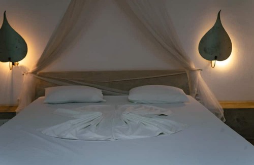 Irrakkakandi Villa | Surya Lagoon Village-Lovely 4-bedroom villa in Nilaveli with WiFi and AC