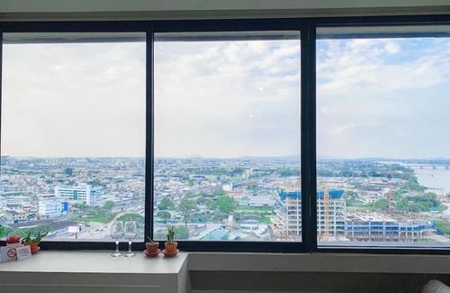 Puerto Santa Ana Apartment | Cozy 1-bedroom apartment with WiFi, AC & wonderfull views in lovely Guayaquil
