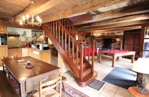 Saint Dezery Cottage | Characterful cottage with billiards, fireplace, enclosed garden, pets allowed