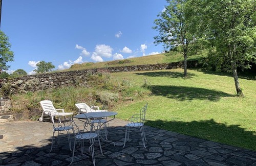 Saint Dezery Cottage | Characterful cottage with billiards, fireplace, enclosed garden, pets allowed