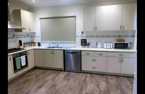 Fawkner House | Affordable 1BR in Fawkner 12 min Airport