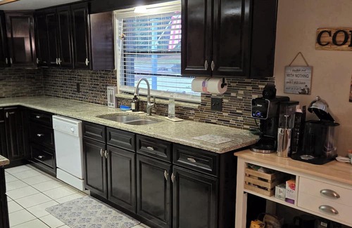Wekiva Springs House | Charming 2-bedroom house near Wekiwa Springs State Park, pet friendly.
